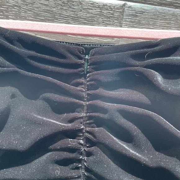 NWT AIDAN BY AIDAN MATTOX VELVET OFF SHOULDER DRESS BLACK SIZE 0 - Picture 2 of 6